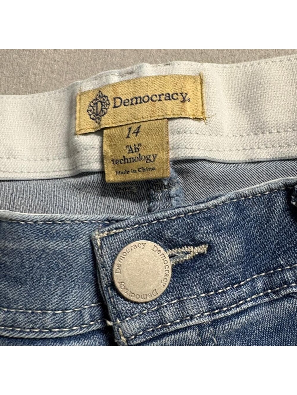 Democracy Ab Technology Crop Jeans Womens 14 Blue Distressed Raw Hem Stretch - Picture 2 of 10